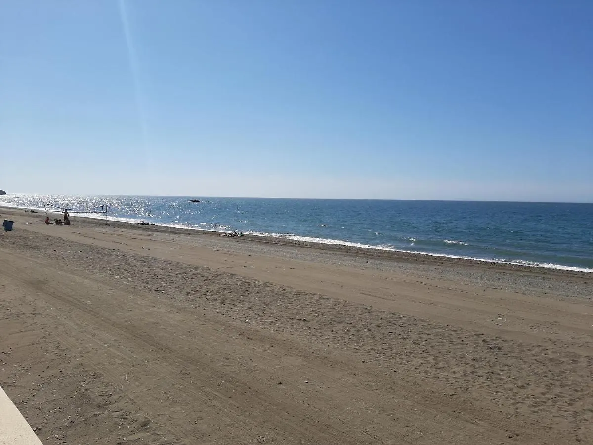 Apartamento Acogedor Bajo a 30 metros de la Playa La Cala Del Moral